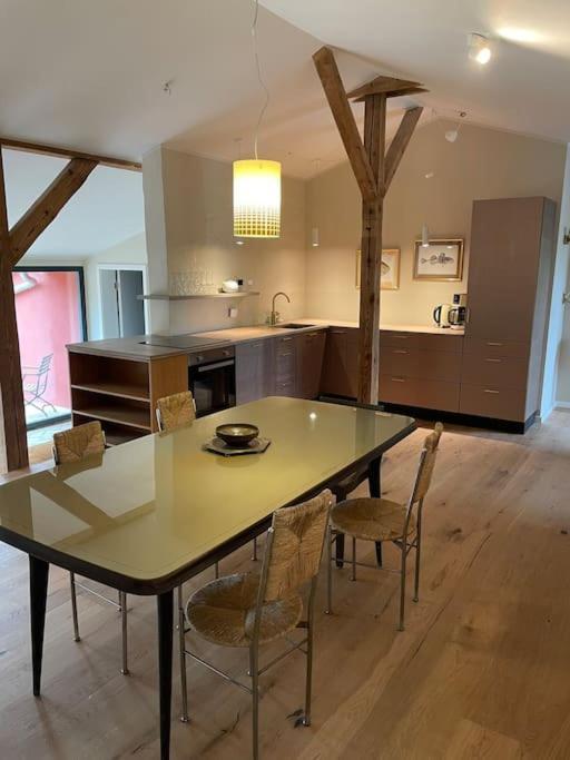 Grosse Wohnung Mit Loggia Templin Extérieur photo