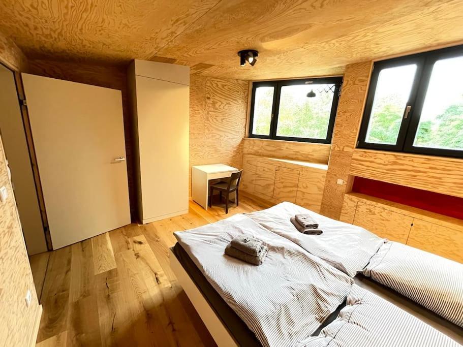 Grosse Wohnung Mit Loggia Templin Extérieur photo
