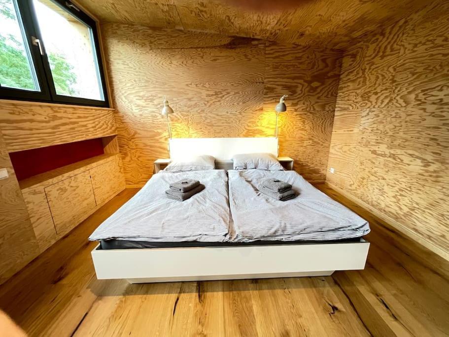 Grosse Wohnung Mit Loggia Templin Extérieur photo