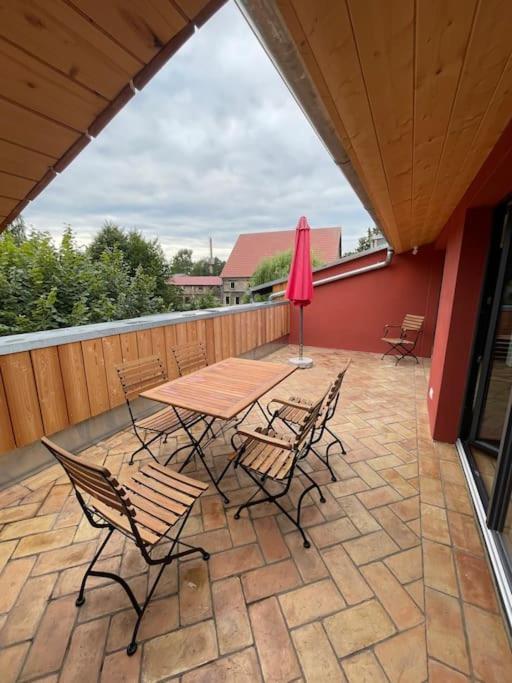 Grosse Wohnung Mit Loggia Templin Extérieur photo